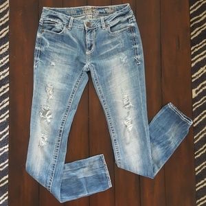 LIKE NEW!!! Buckle Distressed Jeans